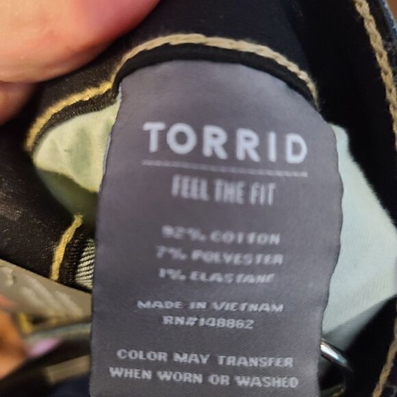 30W Torrid Sky High Skinny Jean Dark Wash Premium Comfort Step Hem Stretch Waist - Picture 2 of 12